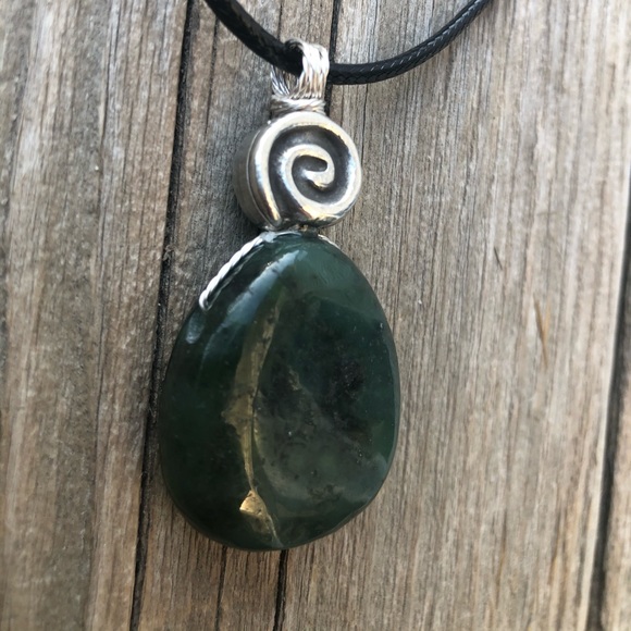 Nephrite Jade - Picture 11 of 12